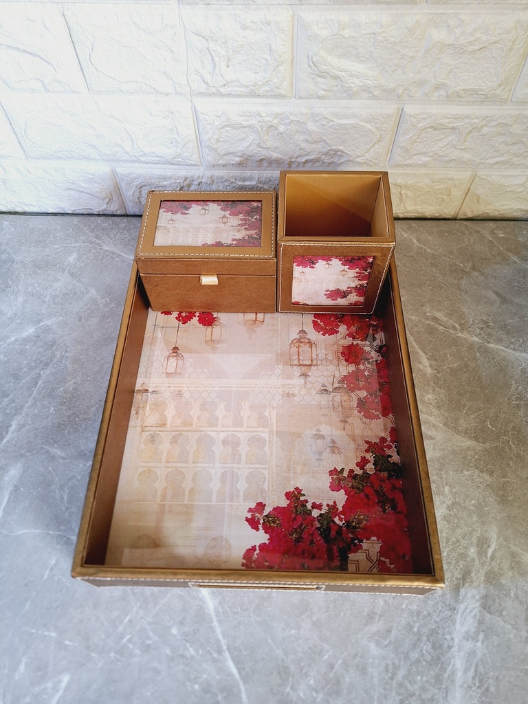 Classic Gold Print Leatherette Tray