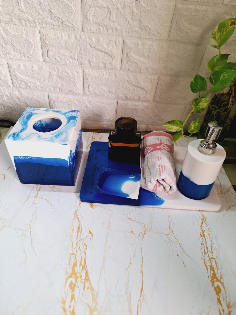 Wavy Blue Resin Bath Set